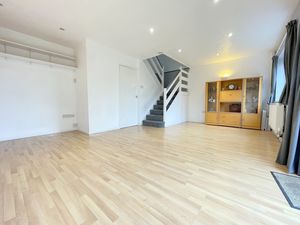 Hastings Place- click for photo gallery